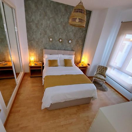 Apartamento Las Floritas マラガ エクステリア 写真